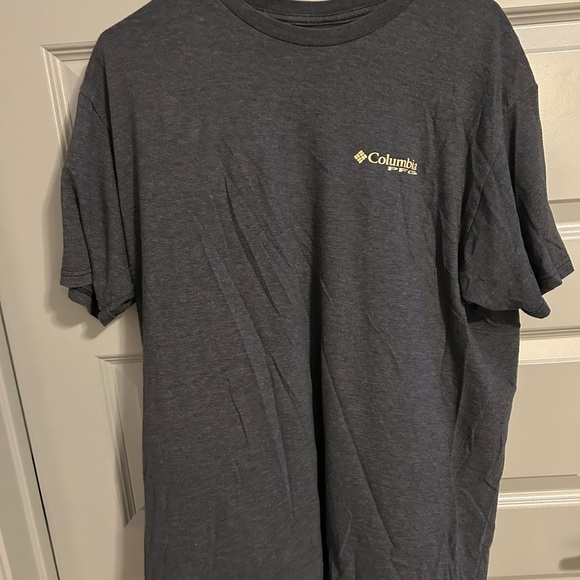 North face, Columbia, gym shark, and American Eagle - Picture 3 of 6